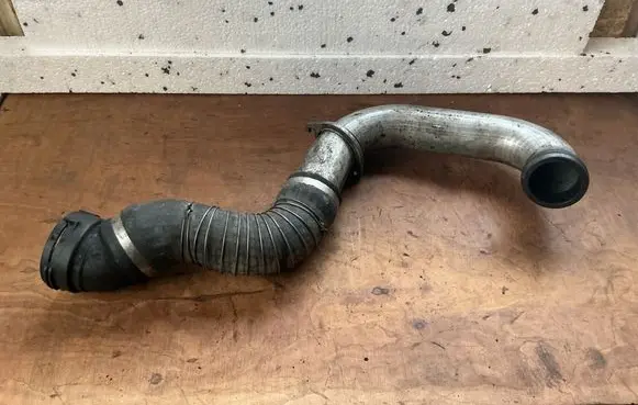 Intercooler hose/pipe