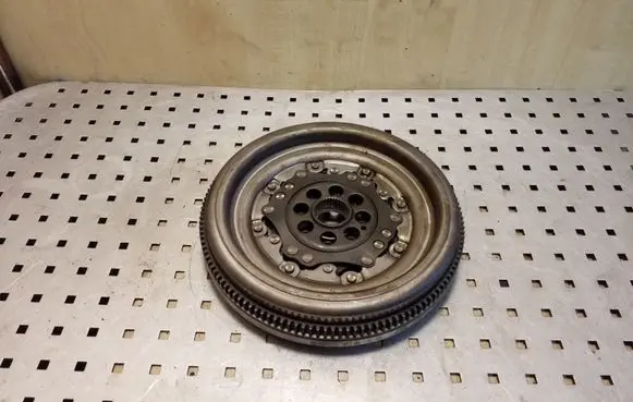 Volkswagen Eos Dual mass flywheel 06J105266D