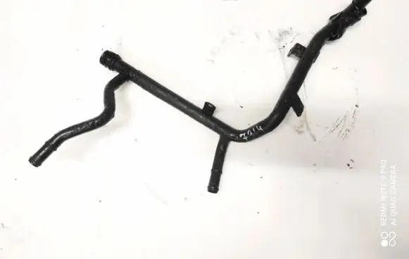 Volkswagen PASSAT B6 Engine coolant pipe/hose