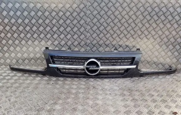 Opel Frontera B Front bumper upper radiator grill 91161390 91161391