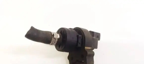 Mercedes-Benz ML W164 Valve vacuum a0004703993