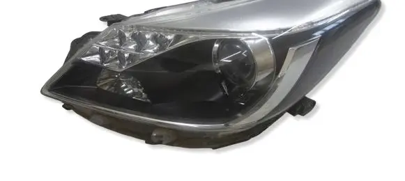 Toyota Yaris Headlight/headlamp 0D93