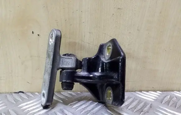 Mercedes-Benz A W168 Rear door lower hinge