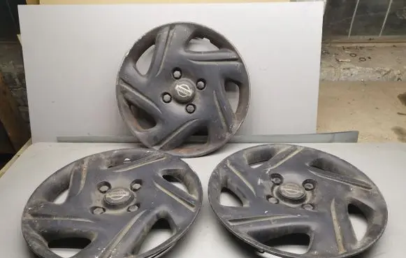 Nissan Almera N16 R15 wheel hub/cap/trim 40315BM402
