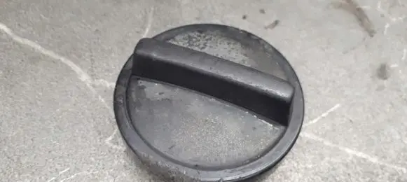 BMW 3 E30 Oil filler cap 1716993