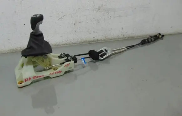 KIA Stonic Gear selector/shifter in gearbox 