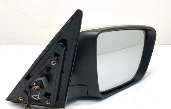 KIA Venga Front door electric wing mirror 
