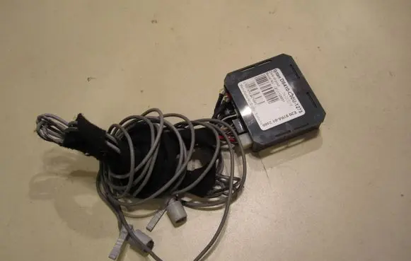 Volkswagen PASSAT B7 Alarm control unit/module DS410C00U1275 04032015 211128951