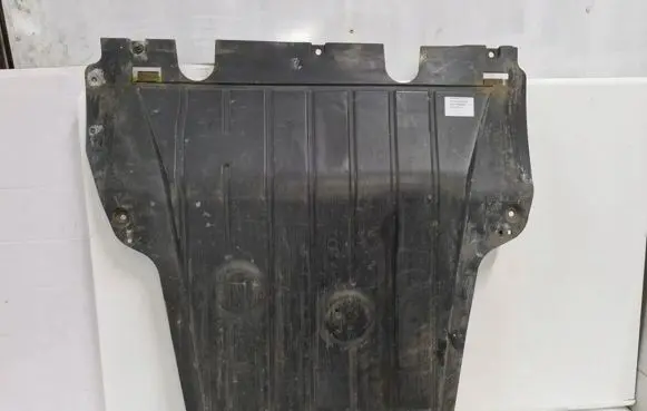 Renault Clio III Engine splash shield/under tray