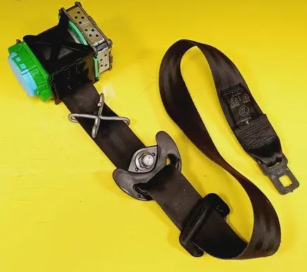 Citroen C4 I Front seatbelt A045014 3063561
