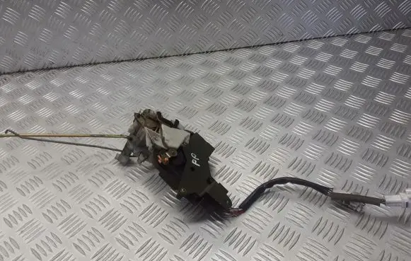 Suzuki Liana Front door lock