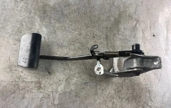 Mercedes-Benz S W221 Brake pedal A2202900719 012557674