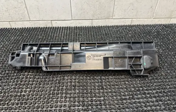 BMW 3 E90 E91 Radiator mount bracket 149095402 17107547455