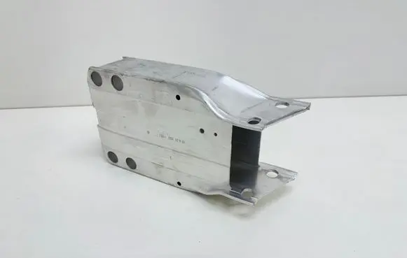 Mercedes-Benz EQE v295 Front bumper mounting bracket A2956208500
