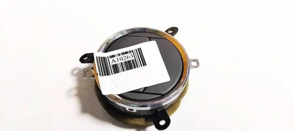Chevrolet HHR Dash center air vent grill