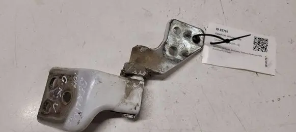 Citroen Berlingo Loading door upper hinge 