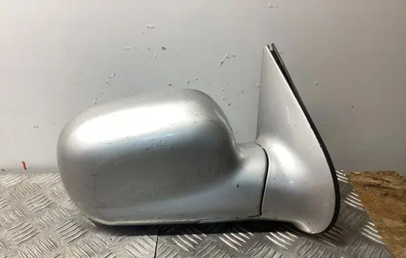 Hyundai Santa Fe Front door electric wing mirror 012147