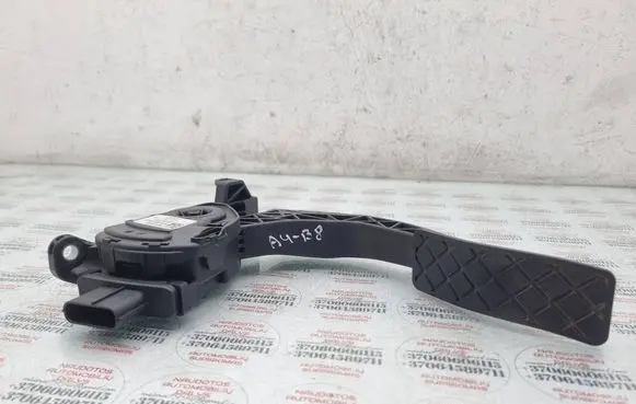 Audi A4 S4 B8 8K Accelerator throttle pedal 8K1723523