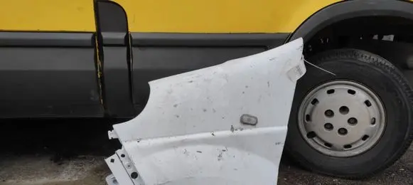 Renault Trafic II (X83) Fender 7782524451