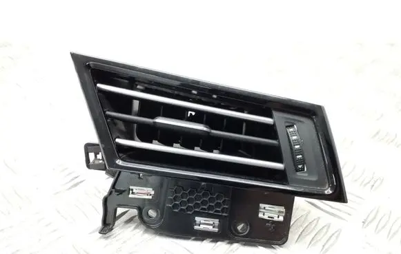 Volkswagen PASSAT B8 Dashboard side air vent grill/cover trim 3G2819702E
