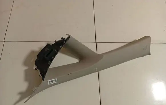 Toyota Auris 150 (C) pillar trim 6222012040