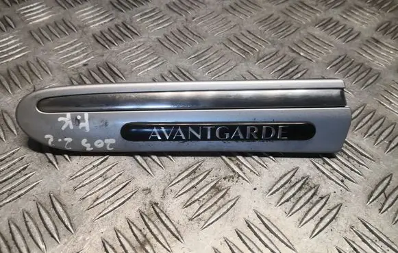 Mercedes-Benz C W203 Fender grill A2036900162 2036900162