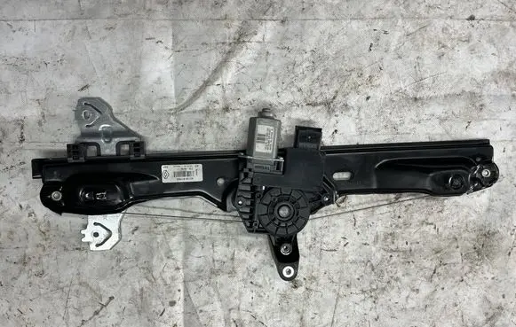 Renault Kadjar Front door window regulator with motor 807208178R