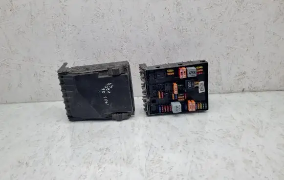 Audi A3 S3 8P Fuse module 1K0937124K