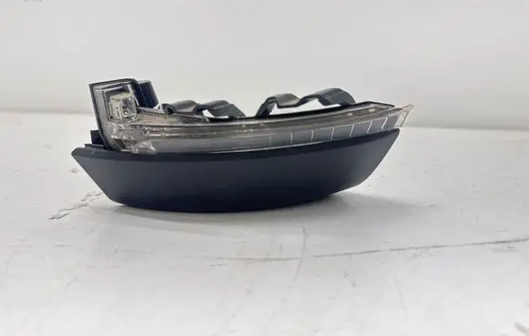 Skoda Octavia Mk4 Front indicator light 5E3949101