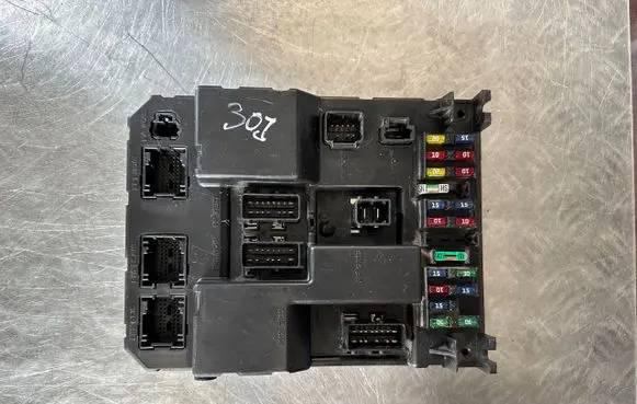Peugeot 307 Comfort/convenience module 9651196980