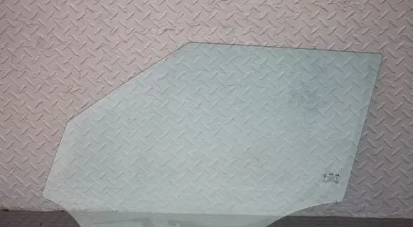 KIA Soul Sliding door window/glass 