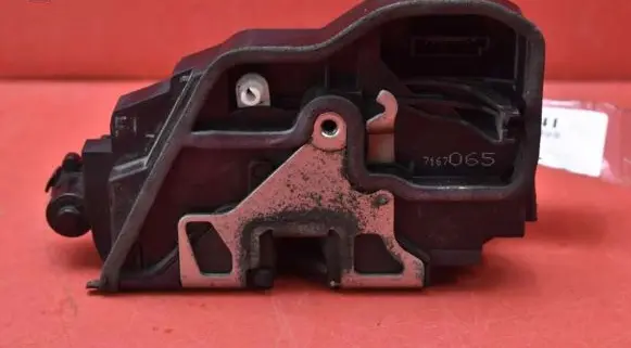 BMW 6 E63 E64 Front door lock 7167065