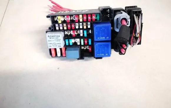 Renault Megane III Fuse box set 252360003r