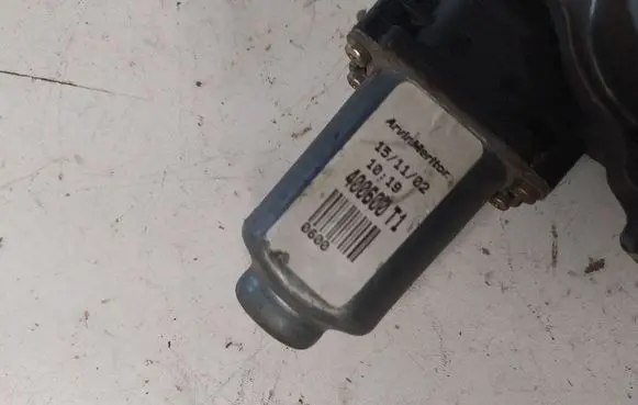 Nissan Almera N16 Front door window regulator with motor 400600T1 114726