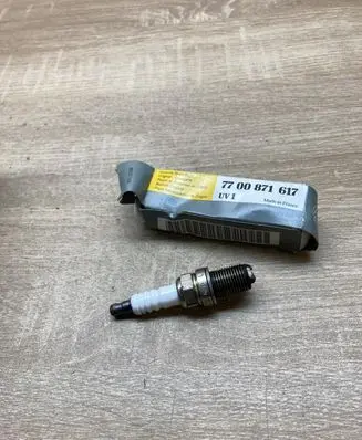 Renault 21 Spark plug 7700871617