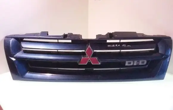 Mitsubishi Pajero Front grill MR38798182 MR387981