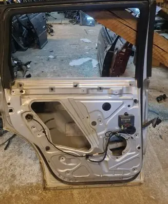 Audi Q7 4L Rear door 