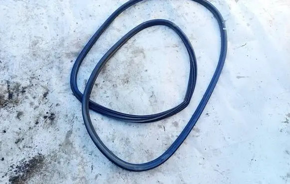 Toyota RAV 4 (XA30) Trunk rubber seal (body) 