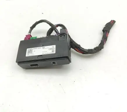 Audi A5 AUX in-socket connector 8W0035708