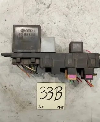 Volkswagen PASSAT B5 Other relay 4B0955531A
