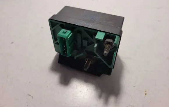 Peugeot 406 Glow plug pre-heat relay 9639912580