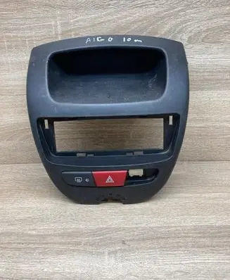 Peugeot 107 Radio/GPS head unit trim 554050H010