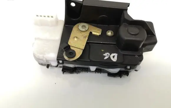 Peugeot 607 Rear door lock
