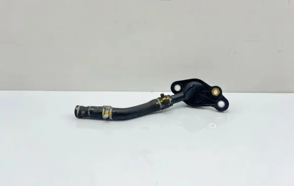 Volkswagen Golf VII Engine coolant pipe/hose 06K121132 09121132