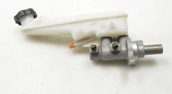 Hyundai i30 Master brake cylinder