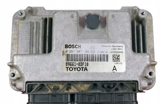 Toyota Yaris Engine control unit/module 0DF10