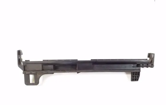 Mercedes-Benz E W212 Radiator mount bracket A2045010320