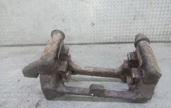 Audi A4 S4 B8 8K Brake caliper pad carrier rear 