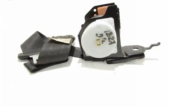 Mazda 6 Rear seatbelt