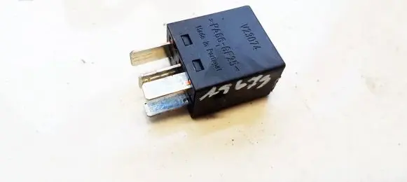 Mitsubishi Space Star Other relay V23074 MB95338211